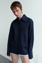 Синя сорочка класичного крою