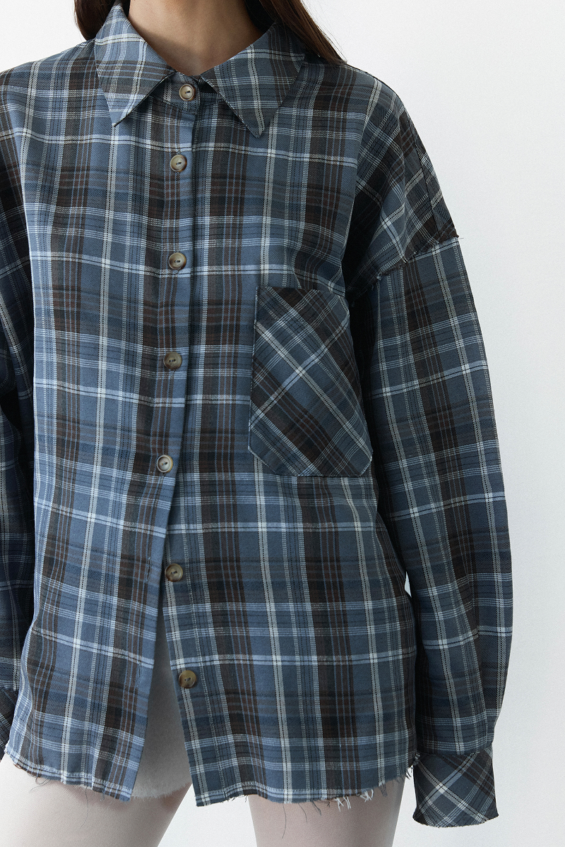 Картата сорочка з необробленими краями