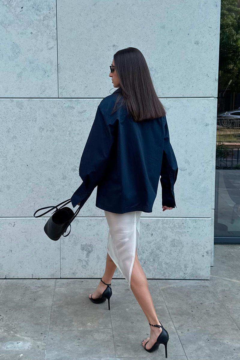 Синя сорочка класичного крою