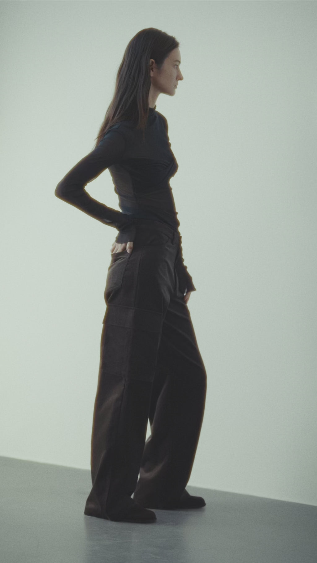 Прозорий лонгслів-сітка з акцентною деталлю